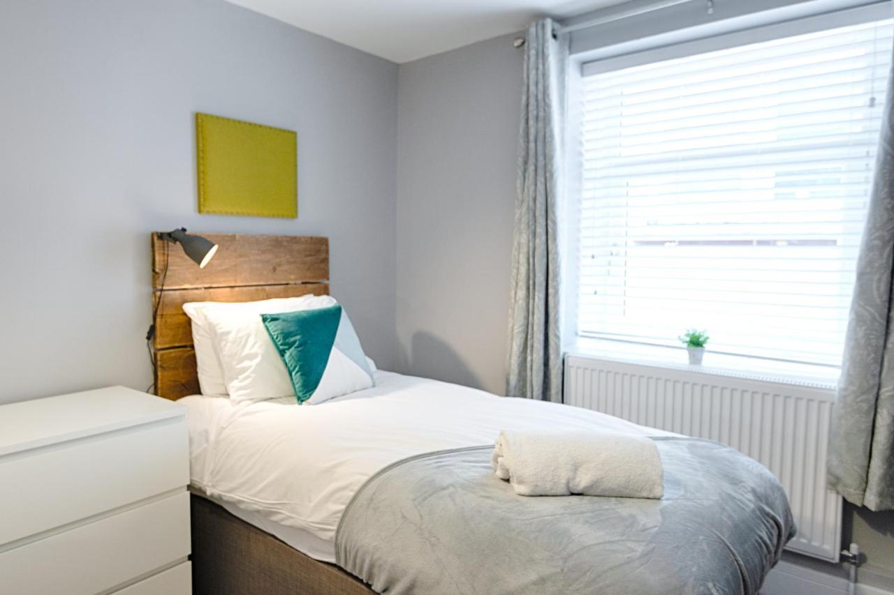 3 Rm Studio, Open-Plan Living, Dining, & Kitchen Llanelli Exterior foto